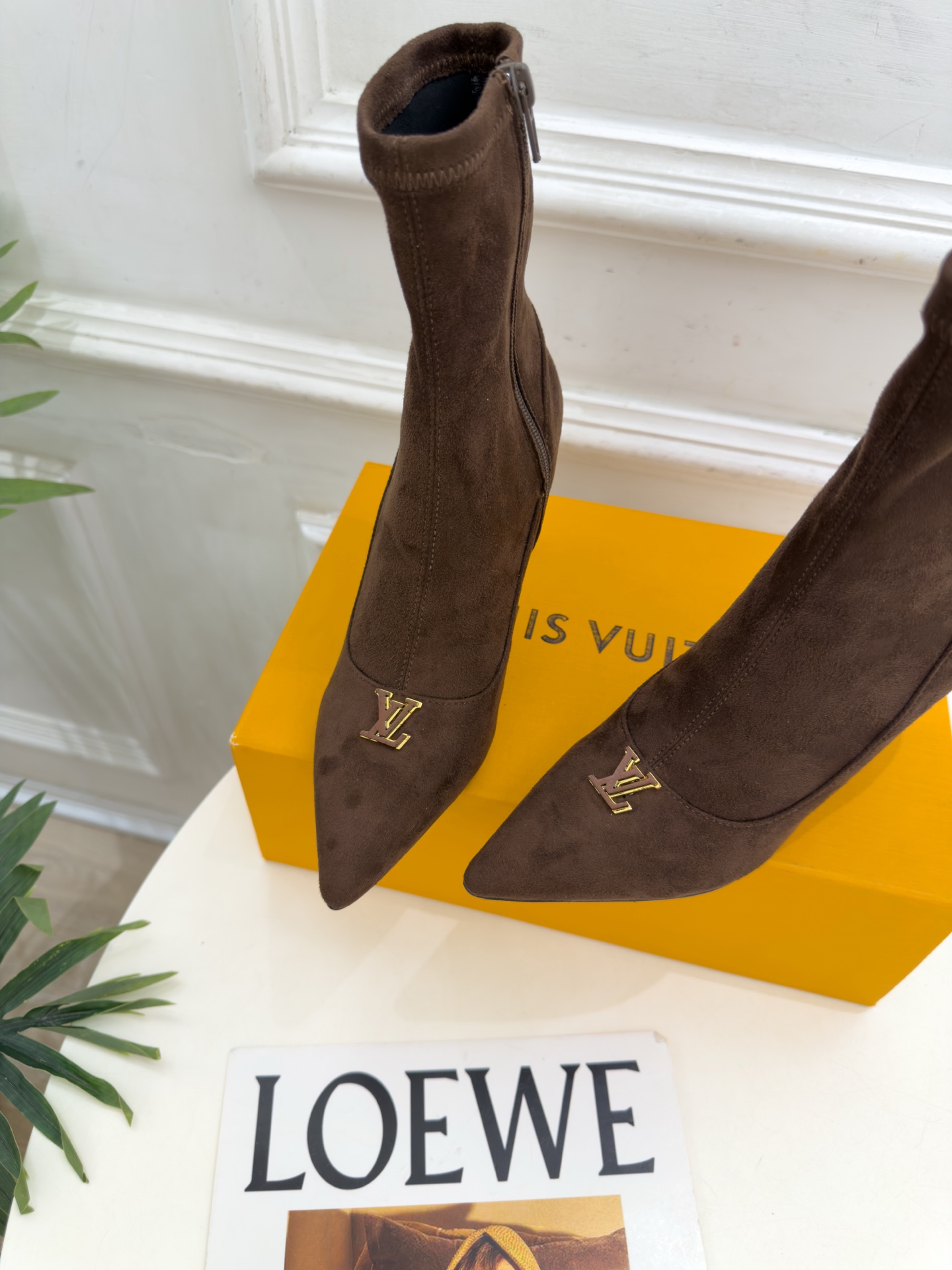 LV | 路易威登 26𝐬𝐬 🧡💚2026 秋冬新品 顶级版本‼️原版一致 专柜主打最新款 LV 极简尖头高跟弹力 LV | 路易威登 26𝐬𝐬 🧡💚2026 秋冬新品 顶级版本‼️原版一致 专柜主打最新款 LV 极简尖头高跟弹力
