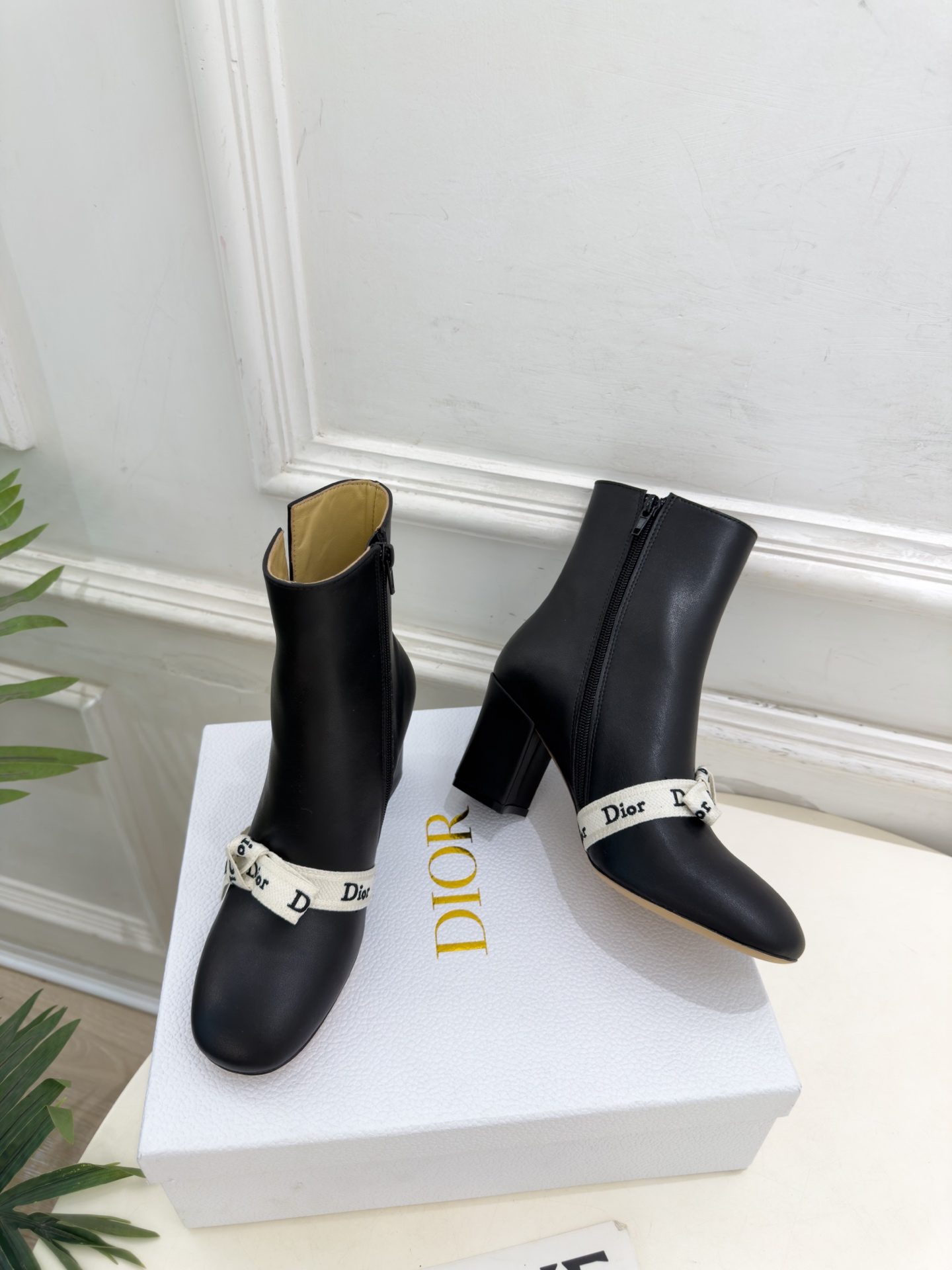 Dior | 迪奥 26𝐬𝐬 🧡💚2026秋冬新品 顶级版本⚠️ 专柜主打新款 J'Adior 字母织带蝴蝶结粗跟 Dior | 迪奥 26𝐬𝐬 🧡💚2026秋冬新品 顶级版本⚠️ 专柜主打新款 J'Adior 字母织带蝴蝶结粗跟