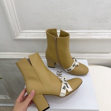 Dior | 迪奥 26𝐬𝐬 🧡💚2026秋冬新品 顶级版本⚠️ 专柜主打新款 J'Adior 字母织带蝴蝶结粗跟 Dior | 迪奥 26𝐬𝐬 🧡💚2026秋冬新品 顶级版本⚠️ 专柜主打新款 J'Adior 字母织带蝴蝶结粗跟