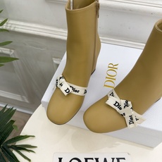 Dior | 迪奥 26𝐬𝐬 🧡💚2026秋冬新品 顶级版本⚠️ 专柜主打新款 J'Adior 字母织带蝴蝶结粗跟 Dior | 迪奥 26𝐬𝐬 🧡💚2026秋冬新品 顶级版本⚠️ 专柜主打新款 J'Adior 字母织带蝴蝶结粗跟