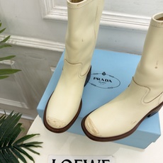 PRADA 普拉达 26𝐬𝐬 🌈2026秋冬新品 专柜走秀款 复古擦色做旧粗跟马丁靴 短靴系列〰 ◽鞋面:原版高定制 PRADA 普拉达 26𝐬𝐬 🌈2026秋冬新品 专柜走秀款 复古擦色做旧粗跟马丁靴 短靴系列〰 ◽鞋面:原版高定制