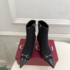 Gucci | 古驰 26𝐬𝐬 ⭐️ G家 主打系列终于面世,狠货值得期待!原有的经典 创造新设计 ✨ ❥2026秋冬 Gucci | 古驰 26𝐬𝐬 ⭐️ G家 主打系列终于面世,狠货值得期待!原有的经典 创造新设计 ✨ ❥2026秋冬