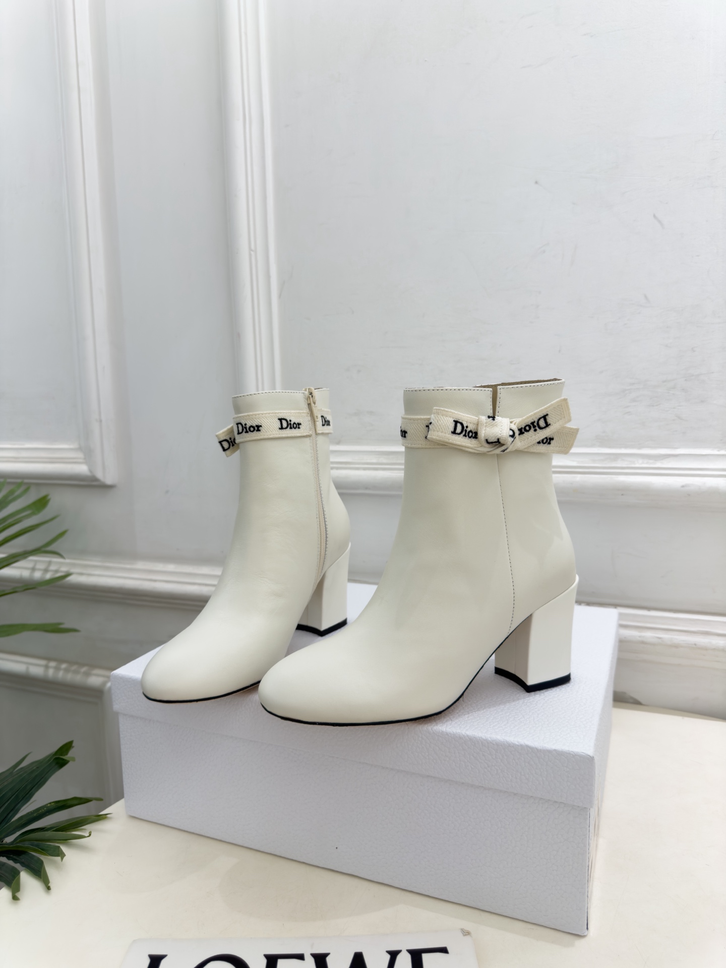 Dior | 迪奥 26𝐬𝐬 🧡💚2026秋冬新品 顶级版本⚠️ 专柜主打新款 J'Adior 字母饰带蝴蝶结粗跟 Dior | 迪奥 26𝐬𝐬 🧡💚2026秋冬新品 顶级版本⚠️ 专柜主打新款 J'Adior 字母饰带蝴蝶结粗跟