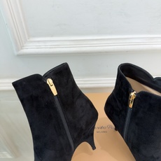 Gianvito Rossi|吉安维托·罗西 26𝐬𝐬 2026秋冬新品 GR极简尖头侧拉链高跟短靴 火爆上新! 这鞋 Gianvito Rossi|吉安维托·罗西 26𝐬𝐬 2026秋冬新品 GR极简尖头侧拉链高跟短靴 火爆上新! 这鞋