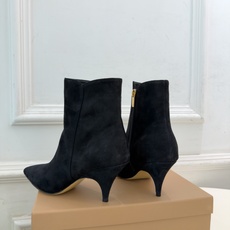 Gianvito Rossi|吉安维托·罗西 26𝐬𝐬 2026秋冬新品 GR极简尖头侧拉链高跟短靴 火爆上新! 这鞋 Gianvito Rossi|吉安维托·罗西 26𝐬𝐬 2026秋冬新品 GR极简尖头侧拉链高跟短靴 火爆上新! 这鞋