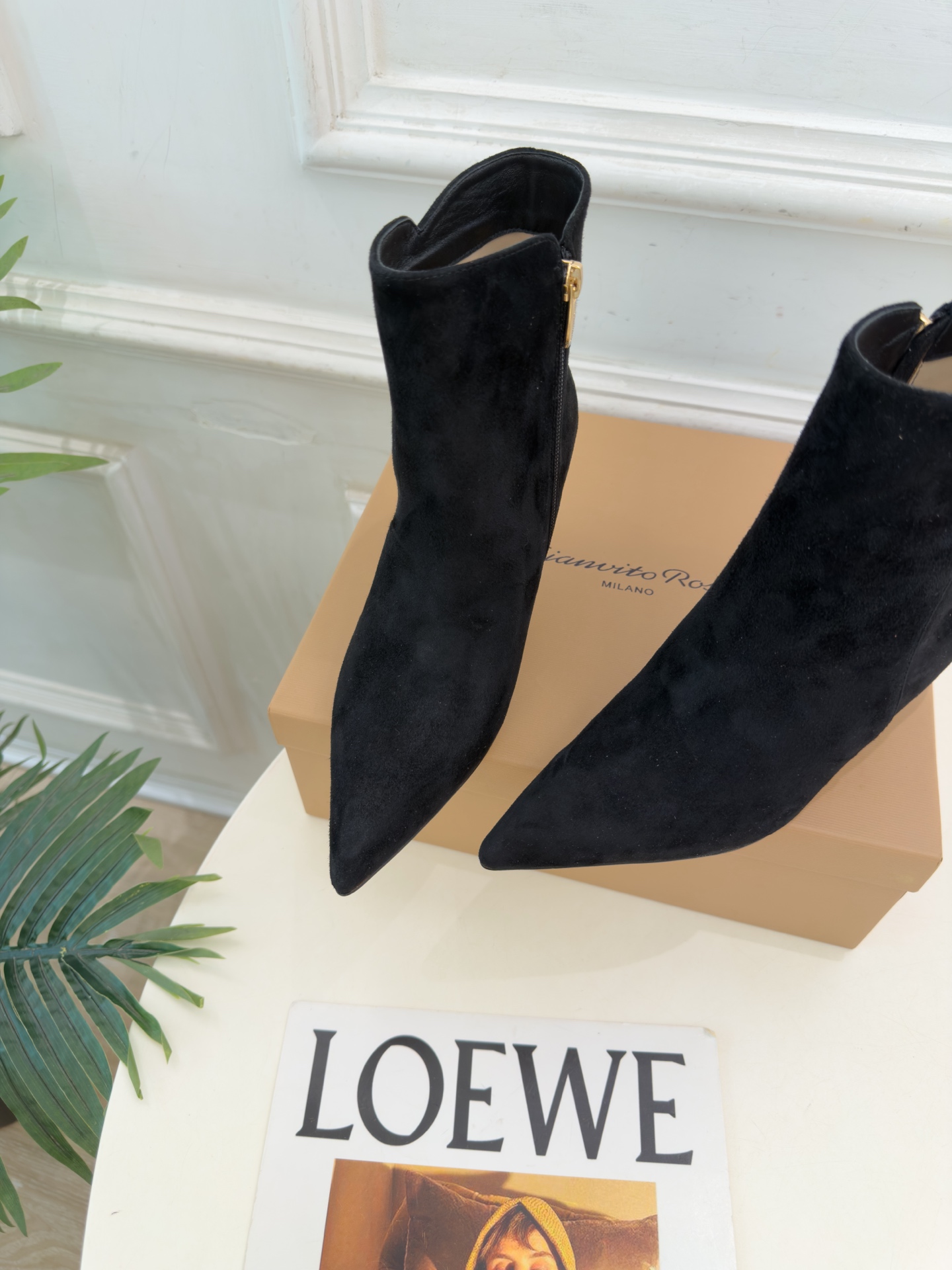 Gianvito Rossi|吉安维托·罗西 26𝐬𝐬 2026秋冬新品 GR极简尖头侧拉链高跟短靴 火爆上新! 这鞋 Gianvito Rossi|吉安维托·罗西 26𝐬𝐬 2026秋冬新品 GR极简尖头侧拉链高跟短靴 火爆上新! 这鞋