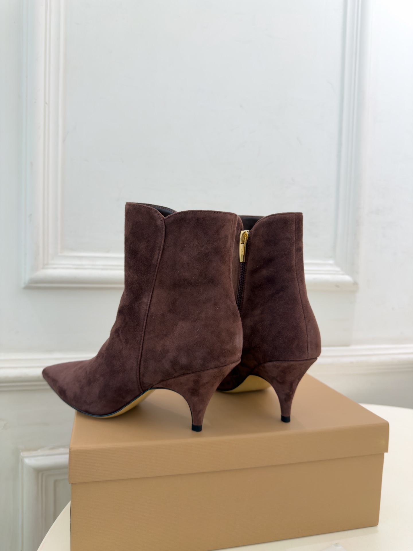 Gianvito Rossi|吉安维托·罗西 26𝐬𝐬 2026秋冬新品 GR极简尖头侧拉链高跟短靴 火爆上新! 这鞋 Gianvito Rossi|吉安维托·罗西 26𝐬𝐬 2026秋冬新品 GR极简尖头侧拉链高跟短靴 火爆上新! 这鞋