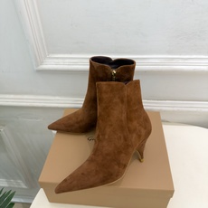 Gianvito Rossi|吉安维托·罗西 26𝐬𝐬 2026秋冬新品 GR极简尖头侧拉链高跟短靴 火爆上新! 这鞋 Gianvito Rossi|吉安维托·罗西 26𝐬𝐬 2026秋冬新品 GR极简尖头侧拉链高跟短靴 火爆上新! 这鞋