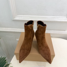 Gianvito Rossi|吉安维托·罗西 26𝐬𝐬 2026秋冬新品 GR极简尖头侧拉链高跟短靴 火爆上新! 这鞋 Gianvito Rossi|吉安维托·罗西 26𝐬𝐬 2026秋冬新品 GR极简尖头侧拉链高跟短靴 火爆上新! 这鞋