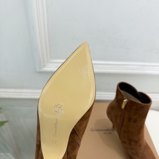 Gianvito Rossi|吉安维托·罗西 26𝐬𝐬 2026秋冬新品 GR极简尖头侧拉链高跟短靴 火爆上新! 这鞋 Gianvito Rossi|吉安维托·罗西 26𝐬𝐬 2026秋冬新品 GR极简尖头侧拉链高跟短靴 火爆上新! 这鞋
