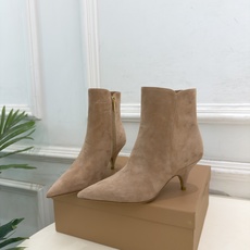 Gianvito Rossi|吉安维托·罗西 26𝐬𝐬 2026秋冬新品 GR极简尖头侧拉链高跟短靴 火爆上新! 这鞋 Gianvito Rossi|吉安维托·罗西 26𝐬𝐬 2026秋冬新品 GR极简尖头侧拉链高跟短靴 火爆上新! 这鞋