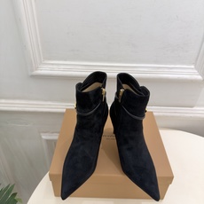 Gianvito Rossi|吉安维托·罗西 26𝐬𝐬 2026秋冬新品 GR复古尖头侧拉链高跟短靴 火爆上新! 这 Gianvito Rossi|吉安维托·罗西 26𝐬𝐬 2026秋冬新品 GR复古尖头侧拉链高跟短靴 火爆上新! 这