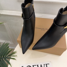 Gianvito Rossi|吉安维托·罗西 26𝐬𝐬 2026秋冬新品 GR复古尖头侧拉链高跟短靴 火爆上新! 这 Gianvito Rossi|吉安维托·罗西 26𝐬𝐬 2026秋冬新品 GR复古尖头侧拉链高跟短靴 火爆上新! 这