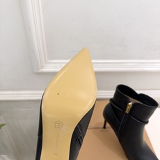 Gianvito Rossi|吉安维托·罗西 26𝐬𝐬 2026秋冬新品 GR复古尖头侧拉链高跟短靴 火爆上新! 这 Gianvito Rossi|吉安维托·罗西 26𝐬𝐬 2026秋冬新品 GR复古尖头侧拉链高跟短靴 火爆上新! 这
