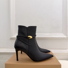 Gianvito Rossi|吉安维托·罗西 26𝐬𝐬 2026秋冬新品 GR复古尖头侧拉链高跟短靴 火爆上新! 这 Gianvito Rossi|吉安维托·罗西 26𝐬𝐬 2026秋冬新品 GR复古尖头侧拉链高跟短靴 火爆上新! 这