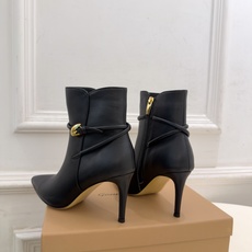 Gianvito Rossi|吉安维托·罗西 26𝐬𝐬 2026秋冬新品 GR复古尖头侧拉链高跟短靴 火爆上新! 这 Gianvito Rossi|吉安维托·罗西 26𝐬𝐬 2026秋冬新品 GR复古尖头侧拉链高跟短靴 火爆上新! 这