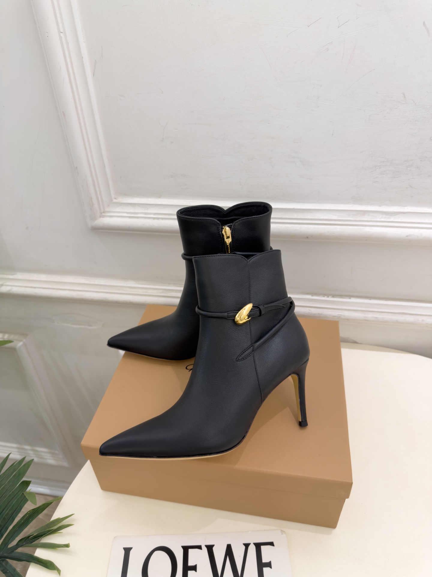 Gianvito Rossi|吉安维托·罗西 26𝐬𝐬 2026秋冬新品 GR复古尖头侧拉链高跟短靴 火爆上新! 这 Gianvito Rossi|吉安维托·罗西 26𝐬𝐬 2026秋冬新品 GR复古尖头侧拉链高跟短靴 火爆上新! 这