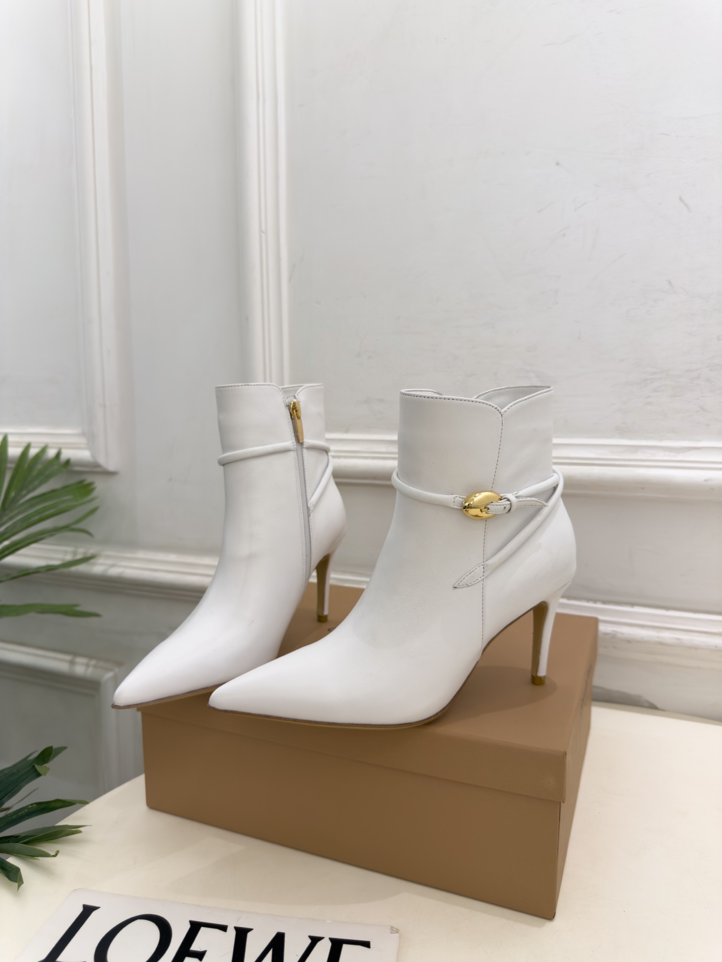Gianvito Rossi|吉安维托·罗西 26𝐬𝐬 2026秋冬新品 GR复古尖头侧拉链高跟短靴 火爆上新! 这 Gianvito Rossi|吉安维托·罗西 26𝐬𝐬 2026秋冬新品 GR复古尖头侧拉链高跟短靴 火爆上新! 这