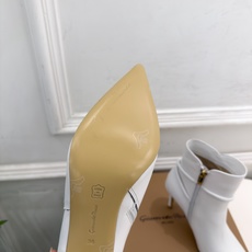 Gianvito Rossi|吉安维托·罗西 26𝐬𝐬 2026秋冬新品 GR复古尖头侧拉链高跟短靴 火爆上新! 这 Gianvito Rossi|吉安维托·罗西 26𝐬𝐬 2026秋冬新品 GR复古尖头侧拉链高跟短靴 火爆上新! 这