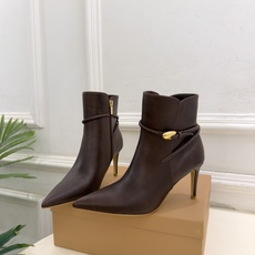 Gianvito Rossi|吉安维托·罗西 26𝐬𝐬 2026秋冬新品 GR复古尖头侧拉链高跟短靴 火爆上新! 这 Gianvito Rossi|吉安维托·罗西 26𝐬𝐬 2026秋冬新品 GR复古尖头侧拉链高跟短靴 火爆上新! 这