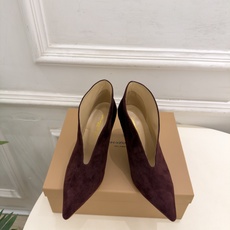 Gianvito Rossi|吉安维托·罗西 26𝐬𝐬 2026秋冬新品 GR极简尖头V口高跟短靴 火爆上新! 这鞋绝 Gianvito Rossi|吉安维托·罗西 26𝐬𝐬 2026秋冬新品 GR极简尖头V口高跟短靴 火爆上新! 这鞋绝