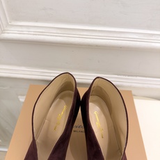 Gianvito Rossi|吉安维托·罗西 26𝐬𝐬 2026秋冬新品 GR极简尖头V口高跟短靴 火爆上新! 这鞋绝 Gianvito Rossi|吉安维托·罗西 26𝐬𝐬 2026秋冬新品 GR极简尖头V口高跟短靴 火爆上新! 这鞋绝