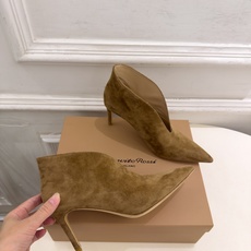 Gianvito Rossi|吉安维托·罗西 26𝐬𝐬 2026秋冬新品 GR极简尖头V口高跟短靴 火爆上新! 这鞋绝 Gianvito Rossi|吉安维托·罗西 26𝐬𝐬 2026秋冬新品 GR极简尖头V口高跟短靴 火爆上新! 这鞋绝