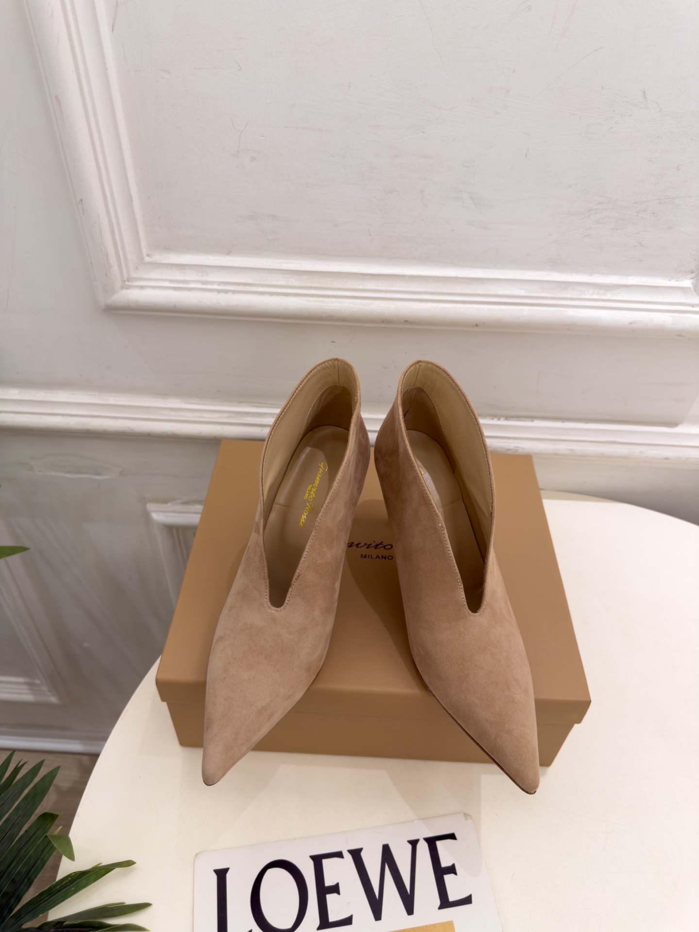 Gianvito Rossi|吉安维托·罗西 26𝐬𝐬 2026秋冬新品 GR极简尖头V口高跟短靴 火爆上新! 这鞋绝 Gianvito Rossi|吉安维托·罗西 26𝐬𝐬 2026秋冬新品 GR极简尖头V口高跟短靴 火爆上新! 这鞋绝