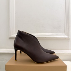 Gianvito Rossi|吉安维托·罗西 26𝐬𝐬 2026秋冬新品 GR极简尖头V口高跟短靴 火爆上新! 这鞋绝 Gianvito Rossi|吉安维托·罗西 26𝐬𝐬 2026秋冬新品 GR极简尖头V口高跟短靴 火爆上新! 这鞋绝