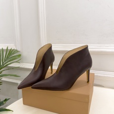 Gianvito Rossi|吉安维托·罗西 26𝐬𝐬 2026秋冬新品 GR极简尖头V口高跟短靴 火爆上新! 这鞋绝 Gianvito Rossi|吉安维托·罗西 26𝐬𝐬 2026秋冬新品 GR极简尖头V口高跟短靴 火爆上新! 这鞋绝