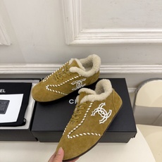 𝐂𝐇𝐀𝐍𝐄𝐋 | 小香 26𝐬𝐬 🦋2026 秋冬新品 专柜经典走秀款 小香双C复古手工勾边德训毛毛鞋 系列上新〰 𝐂𝐇𝐀𝐍𝐄𝐋 | 小香 26𝐬𝐬 🦋2026 秋冬新品 专柜经典走秀款 小香双C复古手工勾边德训毛毛鞋 系列上新〰