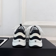 𝐂𝐇𝐀𝐍𝐄𝐋 | 小香 26𝐬𝐬 🦋2026 秋冬新品 专柜经典走秀款 小香经典双C拼色休闲运动鞋 系列上新〰 🍬 𝐂𝐇𝐀𝐍𝐄𝐋 | 小香 26𝐬𝐬 🦋2026 秋冬新品 专柜经典走秀款 小香经典双C拼色休闲运动鞋 系列上新〰 🍬
