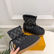 LV | 路易威登 26𝐬𝐬 🧡💚2026秋冬新款 顶级版本⚠️ 专柜主打最新款LV YETI系带胖丁丑萌中筒靴 LV | 路易威登 26𝐬𝐬 🧡💚2026秋冬新款 顶级版本⚠️ 专柜主打最新款LV YETI系带胖丁丑萌中筒靴