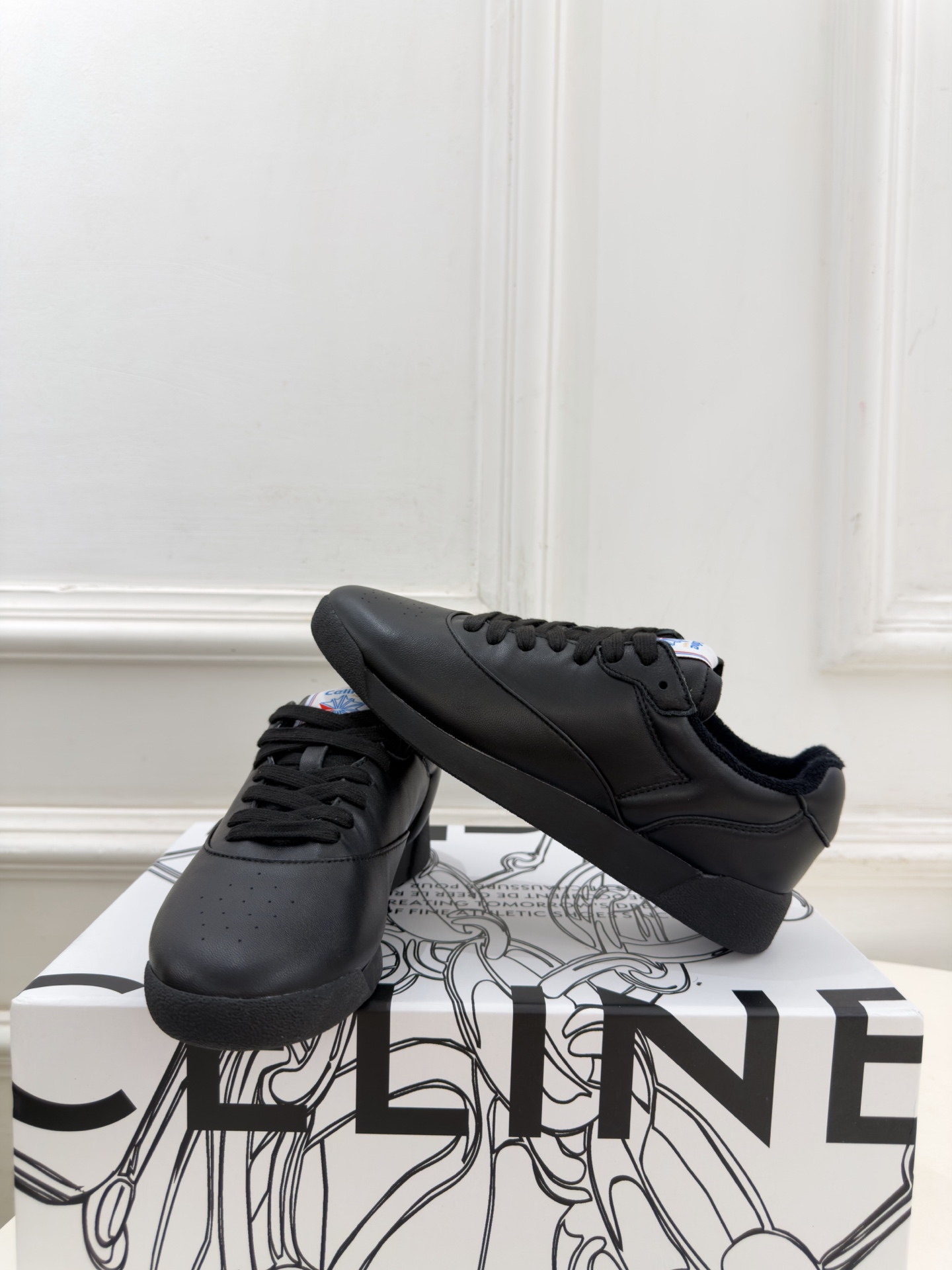 CELINE  | 赛琳  26𝐬𝐬  💛2026秋冬新品 赛琳联名款复古休闲运动鞋 上新！ 🔜BS 这一季的赛琳真的是