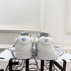 CELINE | 赛琳 26𝐬𝐬 💛2026秋冬新品 赛琳联名款复古休闲运动鞋 上新! 🔜BS 这一季的赛琳真的是 CELINE | 赛琳 26𝐬𝐬 💛2026秋冬新品 赛琳联名款复古休闲运动鞋 上新! 🔜BS 这一季的赛琳真的是