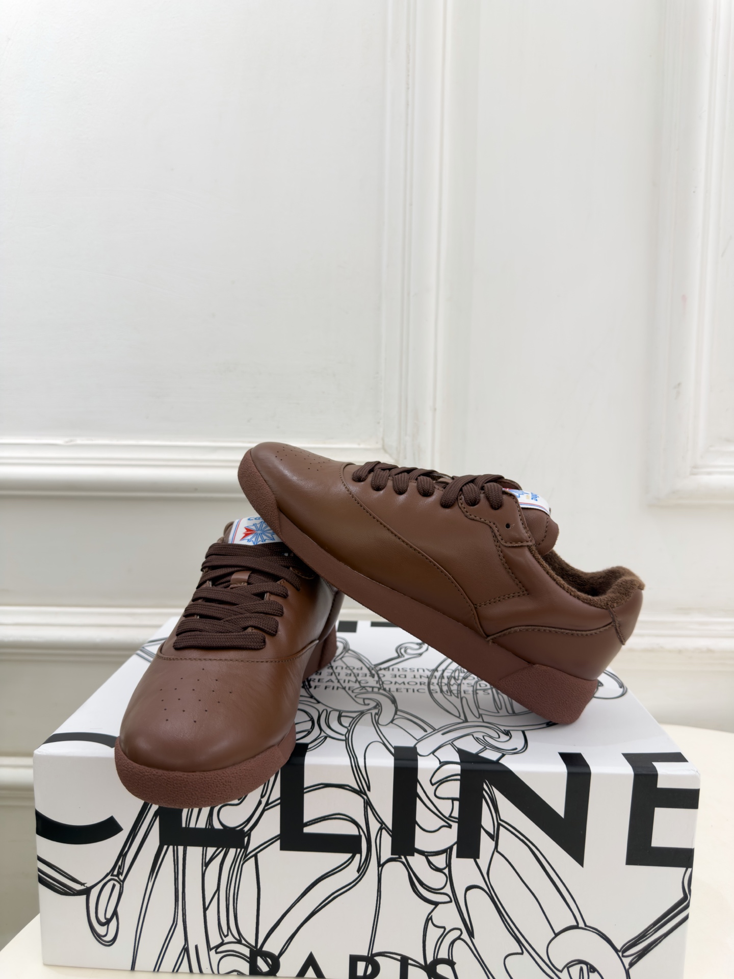 CELINE | 赛琳 26𝐬𝐬 💛2026秋冬新品 赛琳联名款复古休闲运动鞋 上新! 🔜BS 这一季的赛琳真的是 CELINE | 赛琳 26𝐬𝐬 💛2026秋冬新品 赛琳联名款复古休闲运动鞋 上新! 🔜BS 这一季的赛琳真的是