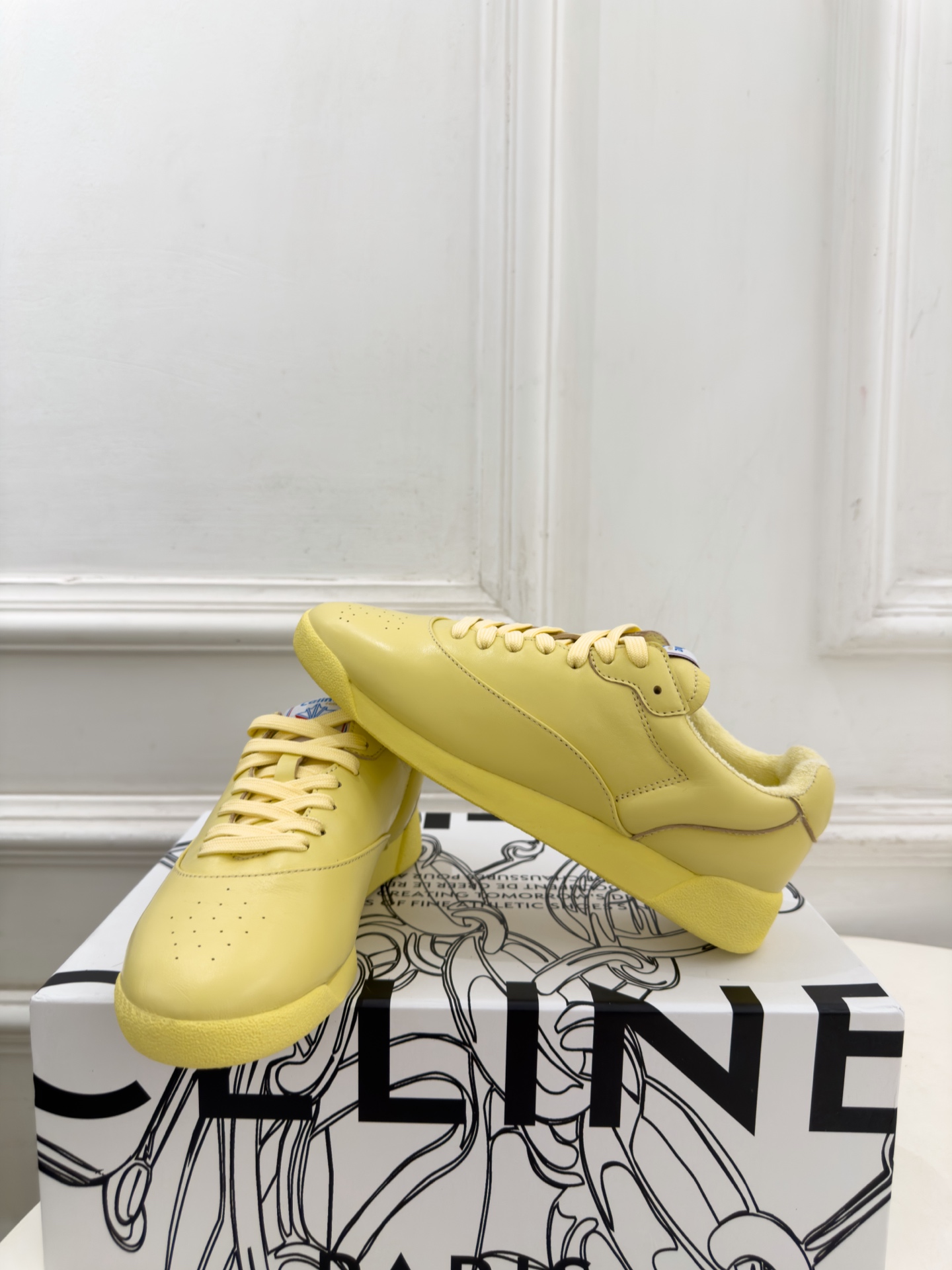 CELINE  | 赛琳  26𝐬𝐬  💛2026秋冬新品 赛琳联名款复古休闲运动鞋 上新！ 🔜BS 这一季的赛琳真的是