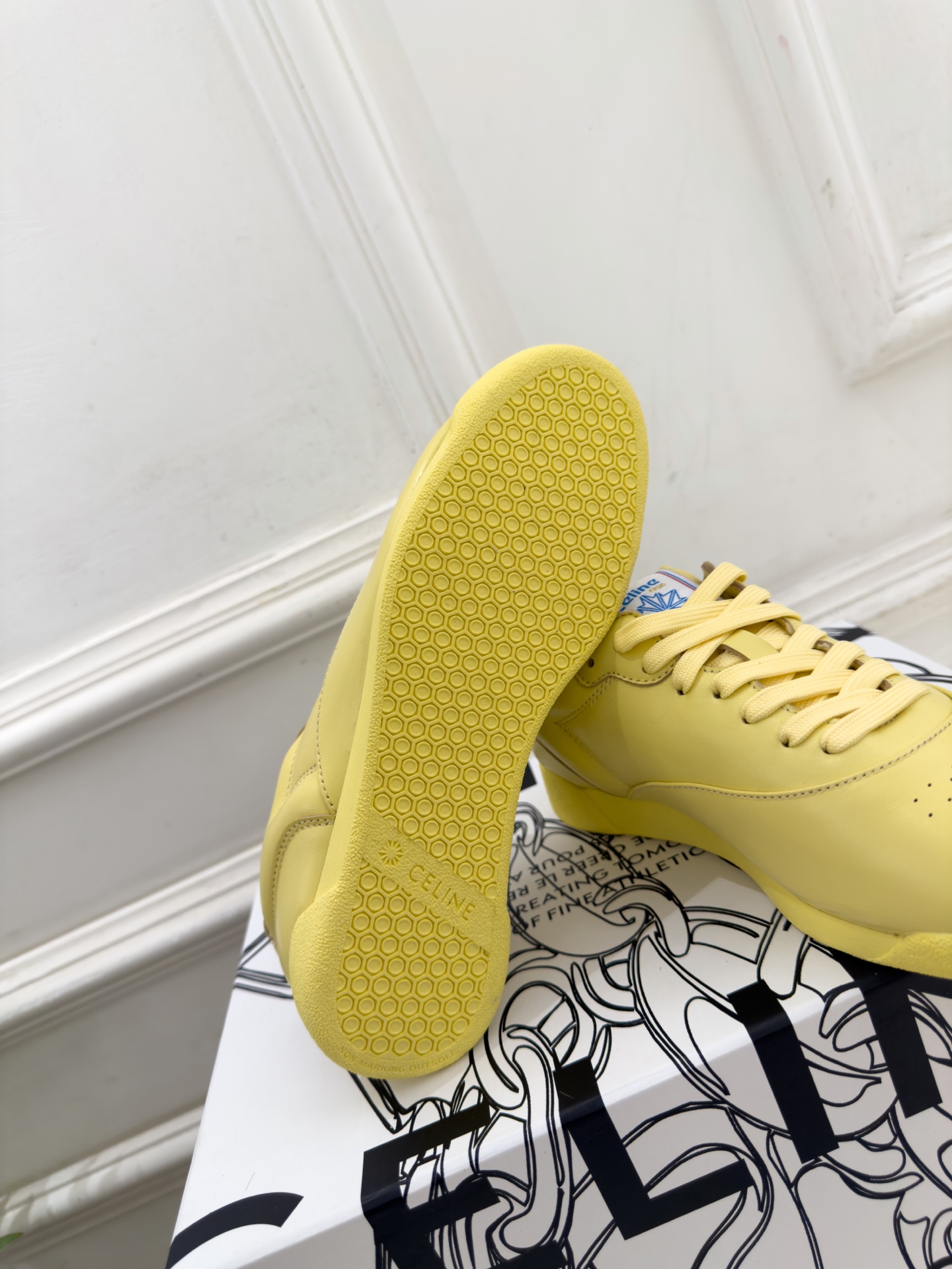 CELINE  | 赛琳  26𝐬𝐬  💛2026秋冬新品 赛琳联名款复古休闲运动鞋 上新！ 🔜BS 这一季的赛琳真的是