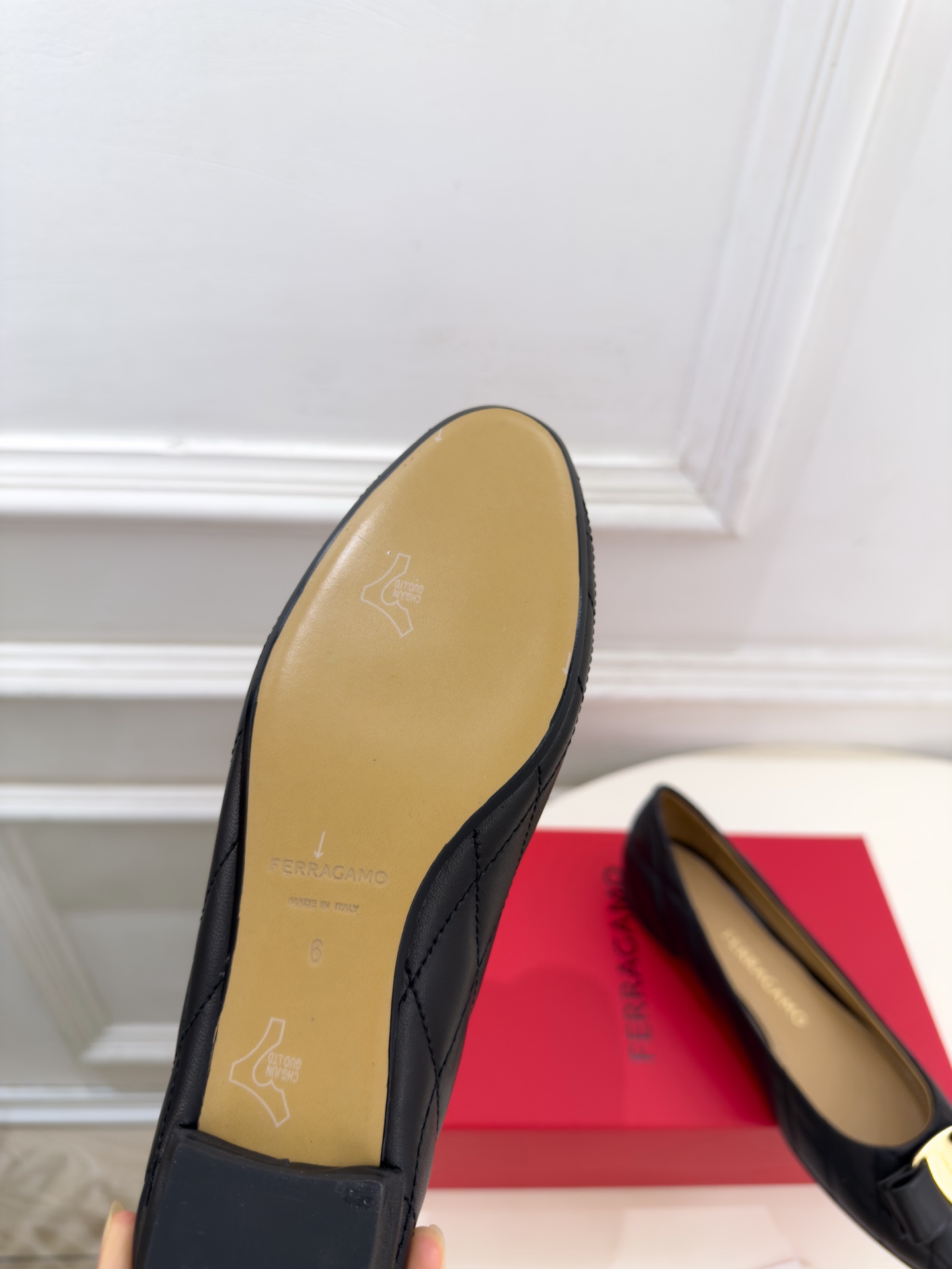 Ferragamo｜菲拉格慕26𝐬𝐬 2026秋冬新品菱格蝴蝶结平底芭蕾鞋 火爆上新！   这鞋绝对是黑马选手 颜值超高
