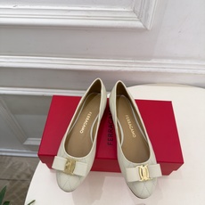 Ferragamo|菲拉格慕26𝐬𝐬 2026秋冬新品菱格蝴蝶结平底芭蕾鞋 火爆上新! 这鞋绝对是黑马选手 颜值超高 Ferragamo|菲拉格慕26𝐬𝐬 2026秋冬新品菱格蝴蝶结平底芭蕾鞋 火爆上新! 这鞋绝对是黑马选手 颜值超高