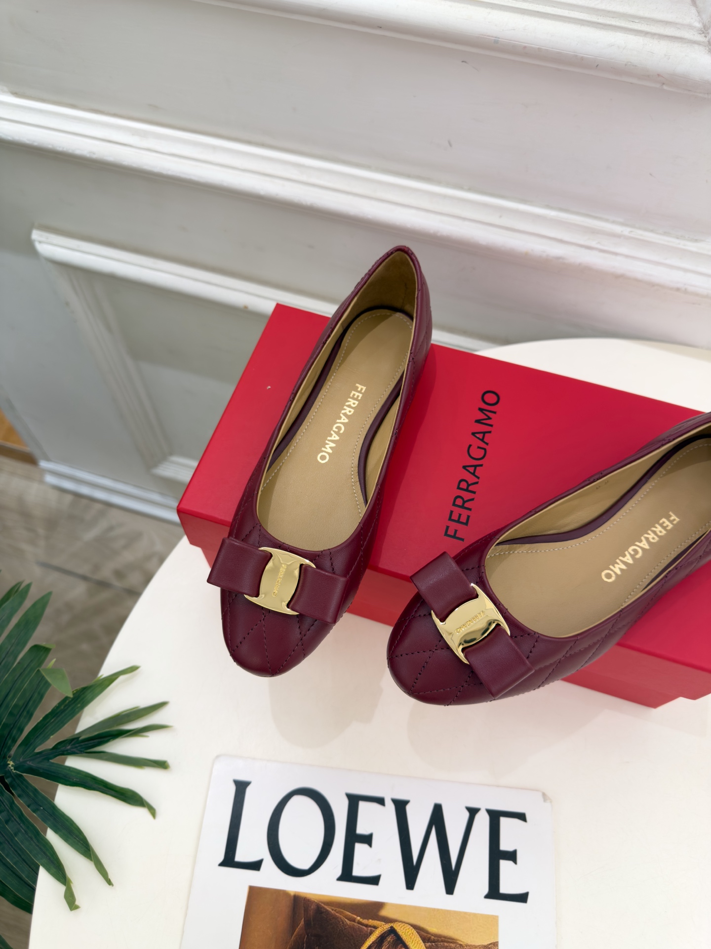 Ferragamo｜菲拉格慕26𝐬𝐬 2026秋冬新品菱格蝴蝶结平底芭蕾鞋 火爆上新！   这鞋绝对是黑马选手 颜值超高