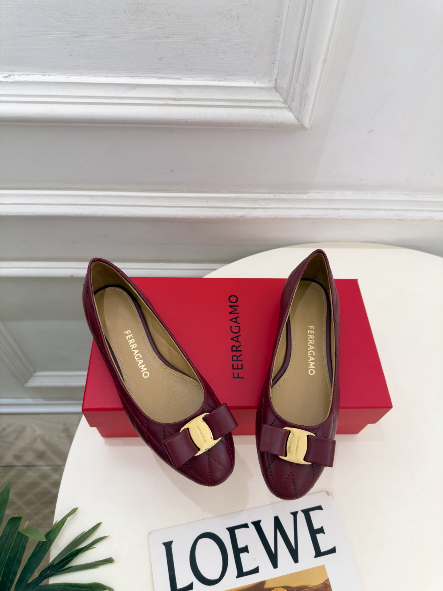 Ferragamo｜菲拉格慕26𝐬𝐬 2026秋冬新品菱格蝴蝶结平底芭蕾鞋 火爆上新！   这鞋绝对是黑马选手 颜值超高