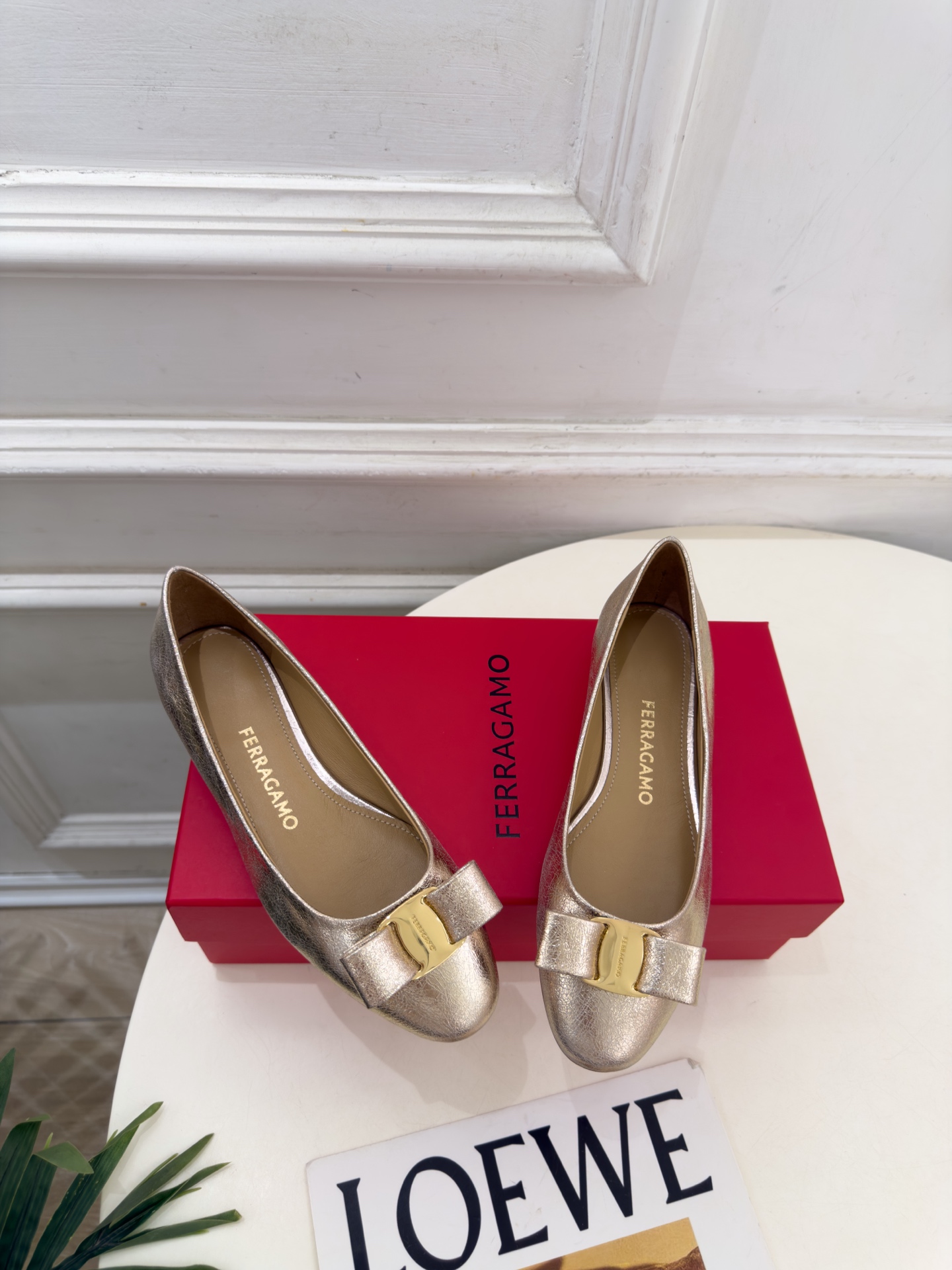 Ferragamo｜菲拉格慕26𝐬𝐬 2026秋冬新品菱格蝴蝶结平底芭蕾鞋 火爆上新！   这鞋绝对是黑马选手 颜值超高
