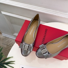 Ferragamo|菲拉格慕26𝐬𝐬 2026秋冬新品菱格蝴蝶结平底芭蕾鞋 火爆上新! 这鞋绝对是黑马选手 颜值超高 Ferragamo|菲拉格慕26𝐬𝐬 2026秋冬新品菱格蝴蝶结平底芭蕾鞋 火爆上新! 这鞋绝对是黑马选手 颜值超高