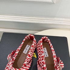 ALAÏA 阿莱亚26𝐬𝐬 2026秋冬新品 秀场同款 ALAÏA镂空编织平底芭蕾舞鞋 ————————— Alaï ALAÏA 阿莱亚26𝐬𝐬 2026秋冬新品 秀场同款 ALAÏA镂空编织平底芭蕾舞鞋 ————————— Alaï
