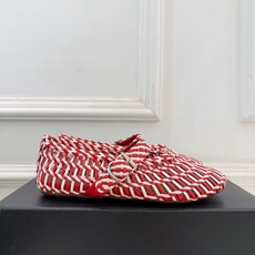 ALAÏA 阿莱亚26𝐬𝐬 2026秋冬新品 秀场同款 ALAÏA镂空编织平底芭蕾舞鞋 ————————— Alaï ALAÏA 阿莱亚26𝐬𝐬 2026秋冬新品 秀场同款 ALAÏA镂空编织平底芭蕾舞鞋 ————————— Alaï