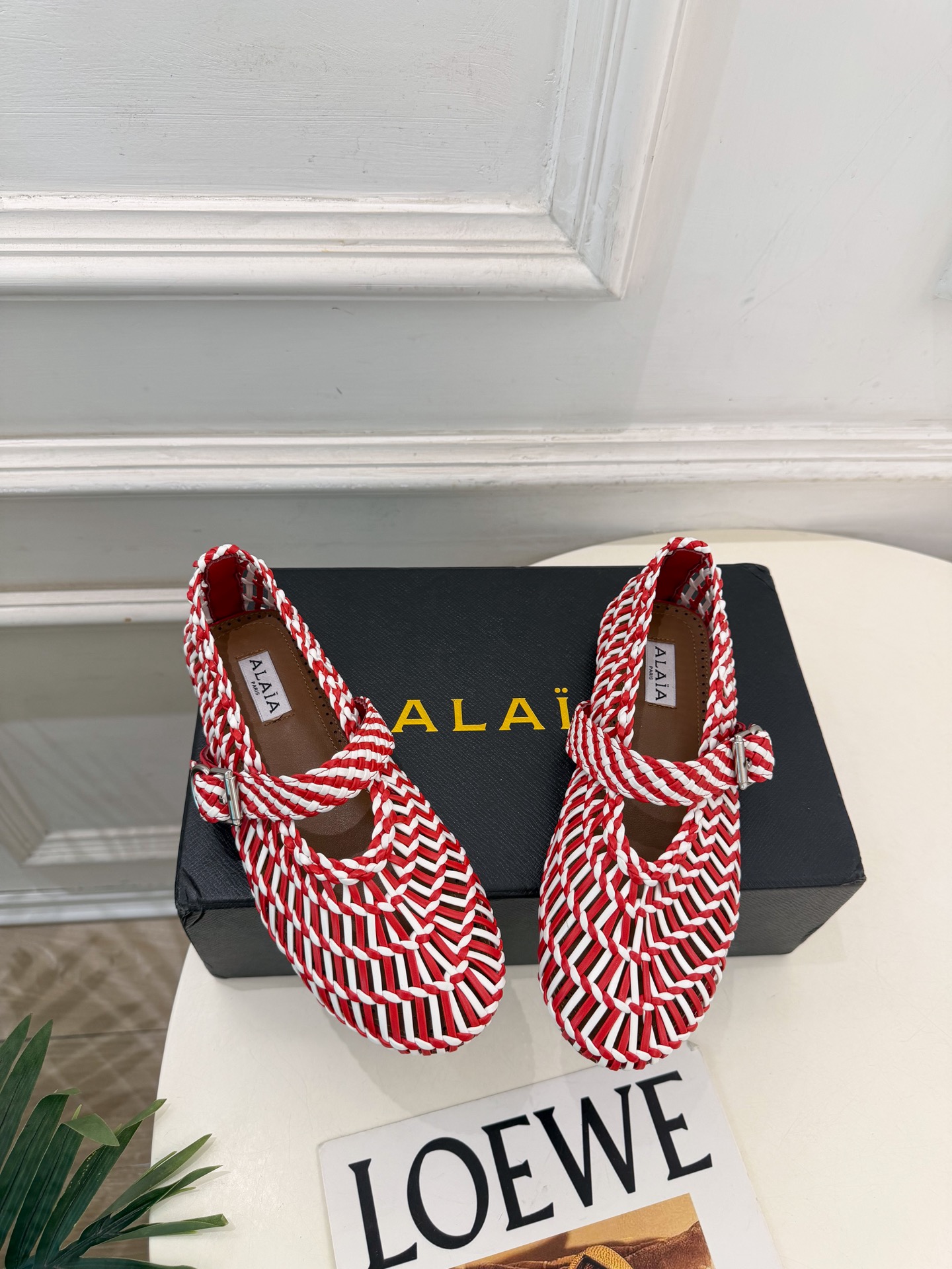 ALAÏA 阿莱亚26𝐬𝐬 2026秋冬新品 秀场同款 ALAÏA镂空编织平底芭蕾舞鞋 ————————— Alaï ALAÏA 阿莱亚26𝐬𝐬 2026秋冬新品 秀场同款 ALAÏA镂空编织平底芭蕾舞鞋 ————————— Alaï