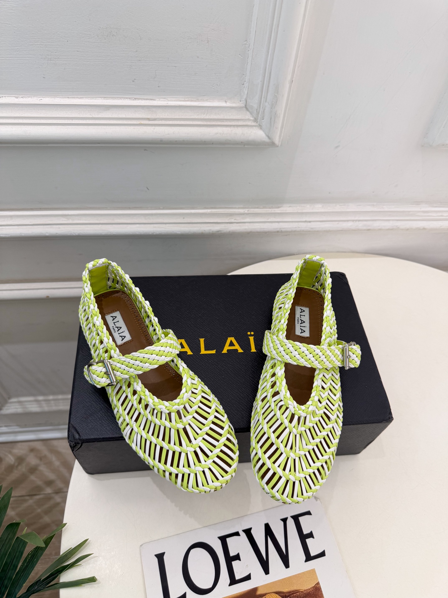 ALAÏA 阿莱亚26𝐬𝐬 2026秋冬新品 秀场同款 ALAÏA镂空编织平底芭蕾舞鞋 ————————— Alaï ALAÏA 阿莱亚26𝐬𝐬 2026秋冬新品 秀场同款 ALAÏA镂空编织平底芭蕾舞鞋 ————————— Alaï