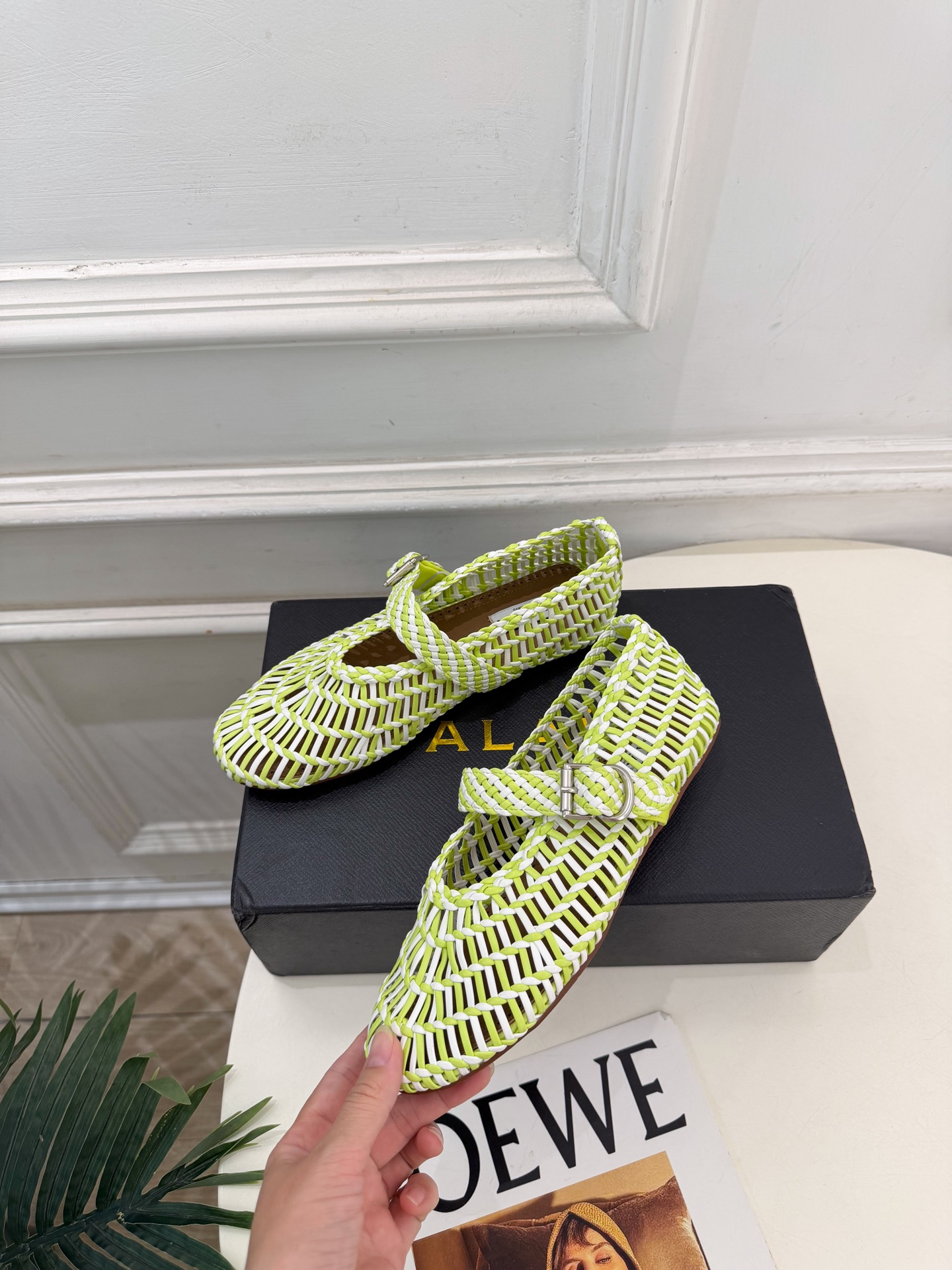 ALAÏA 阿莱亚26𝐬𝐬 2026秋冬新品 秀场同款 ALAÏA镂空编织平底芭蕾舞鞋 ————————— Alaï ALAÏA 阿莱亚26𝐬𝐬 2026秋冬新品 秀场同款 ALAÏA镂空编织平底芭蕾舞鞋 ————————— Alaï