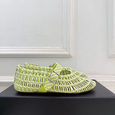 ALAÏA 阿莱亚26𝐬𝐬 2026秋冬新品 秀场同款 ALAÏA镂空编织平底芭蕾舞鞋 ————————— Alaï ALAÏA 阿莱亚26𝐬𝐬 2026秋冬新品 秀场同款 ALAÏA镂空编织平底芭蕾舞鞋 ————————— Alaï